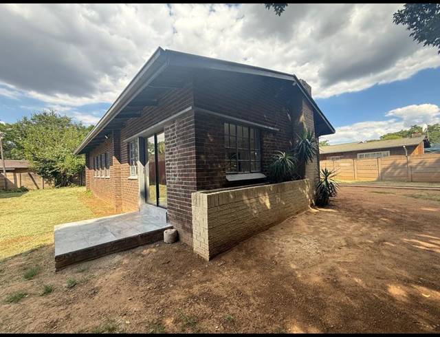 3 BEDROOM HOUSE FOR SALE IN VANDERBIJLPARK CW 5